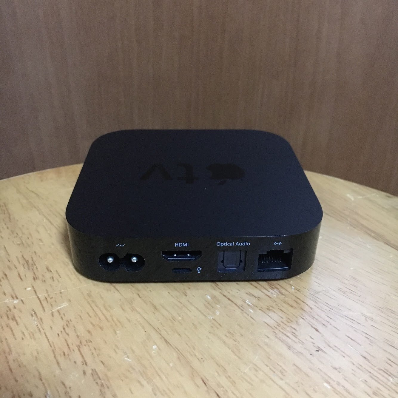 Apple TV (3rd generation) · Trasera