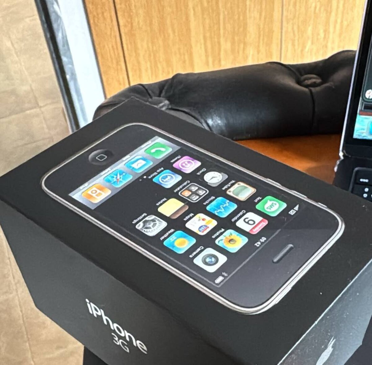 Originalverpackung des iPhone 3G (2008)