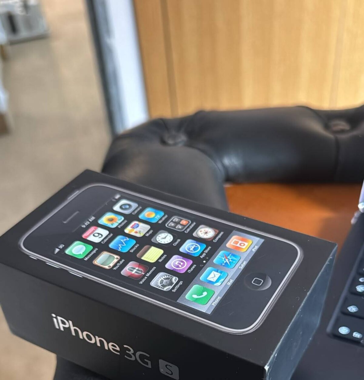 Originalverpackung des iPhone 3GS (2009)