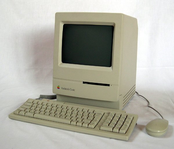 Macintosh Classic · Vorderseite