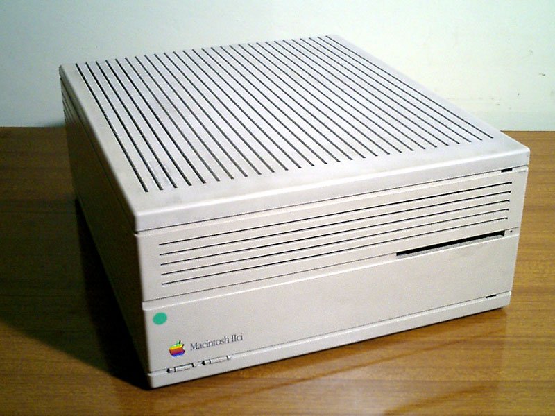 Macintosh IIci (1989)