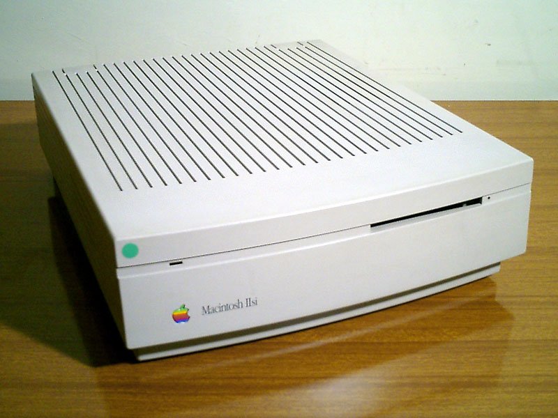 Macintosh IIsi (1990)