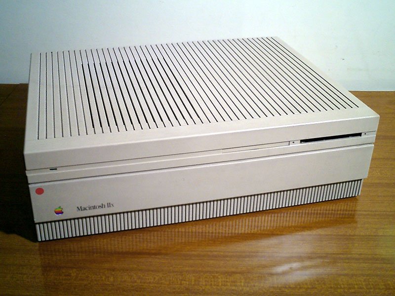 Macintosh IIx (1988)